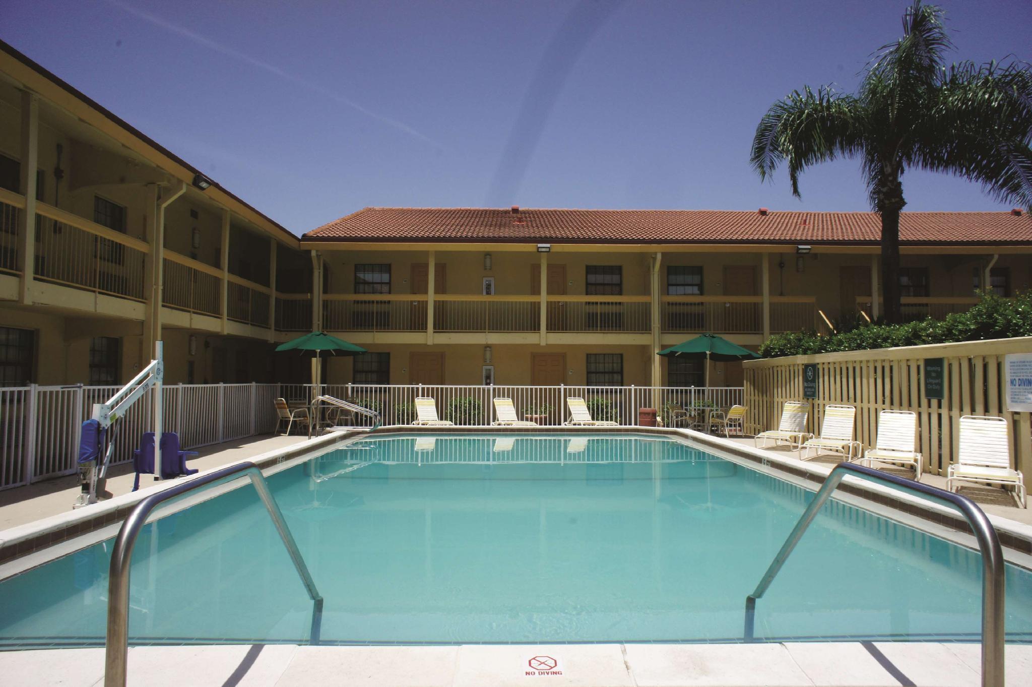 Baymont By Wyndham Fort Myers Central Eksteriør billede