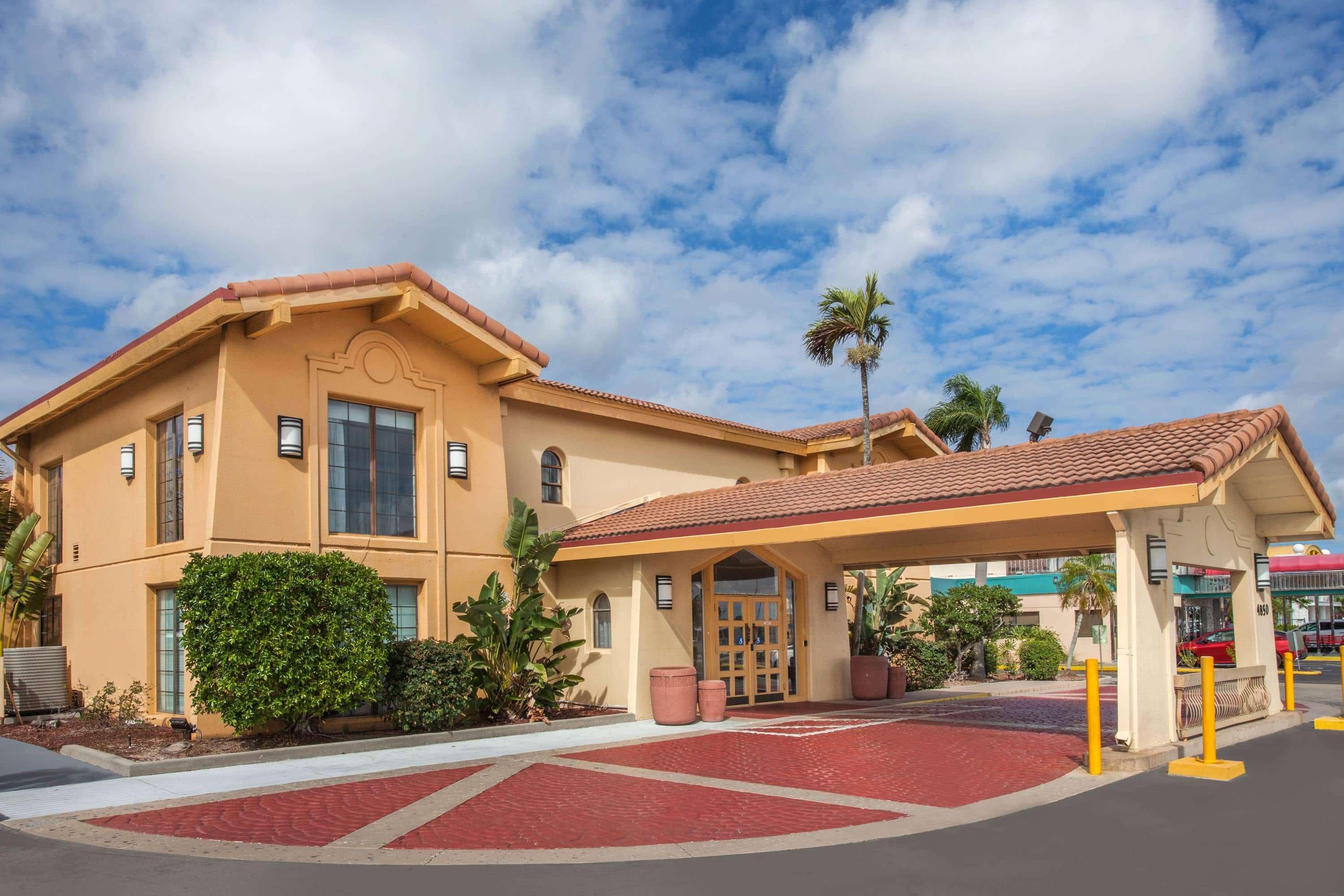 Baymont By Wyndham Fort Myers Central Eksteriør billede